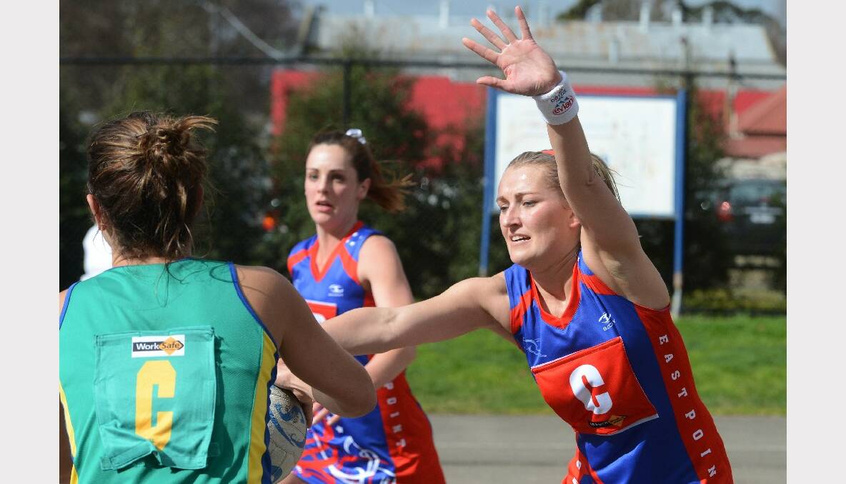Lake Wendouree's Kirsty Walsh and East Point's Lauren Atkinson. PICTURE: KATE HEALY. 