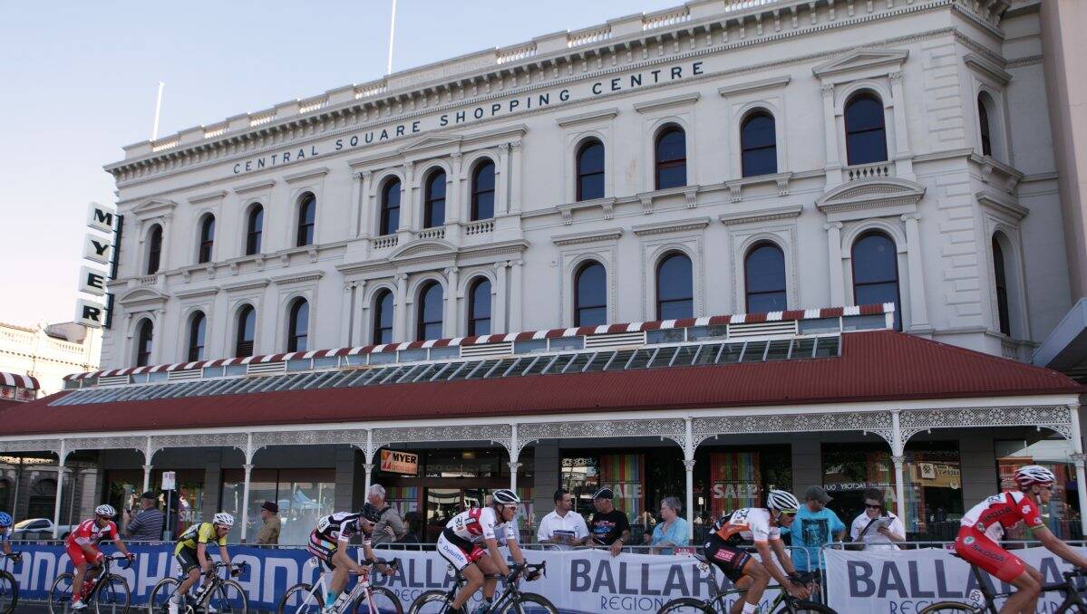 Competitors race though the centre of Ballarat in last night’s criterium event. PICTURE: ADAM TRAFFORD