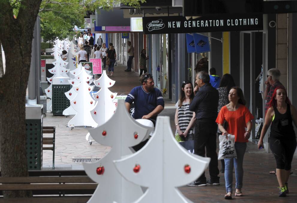  Ballarat traders are preparing for a last-minute Christmas rush before the shops close on Wednesday. 