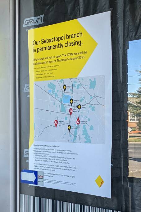 The sign informing customers of the branch's closure.