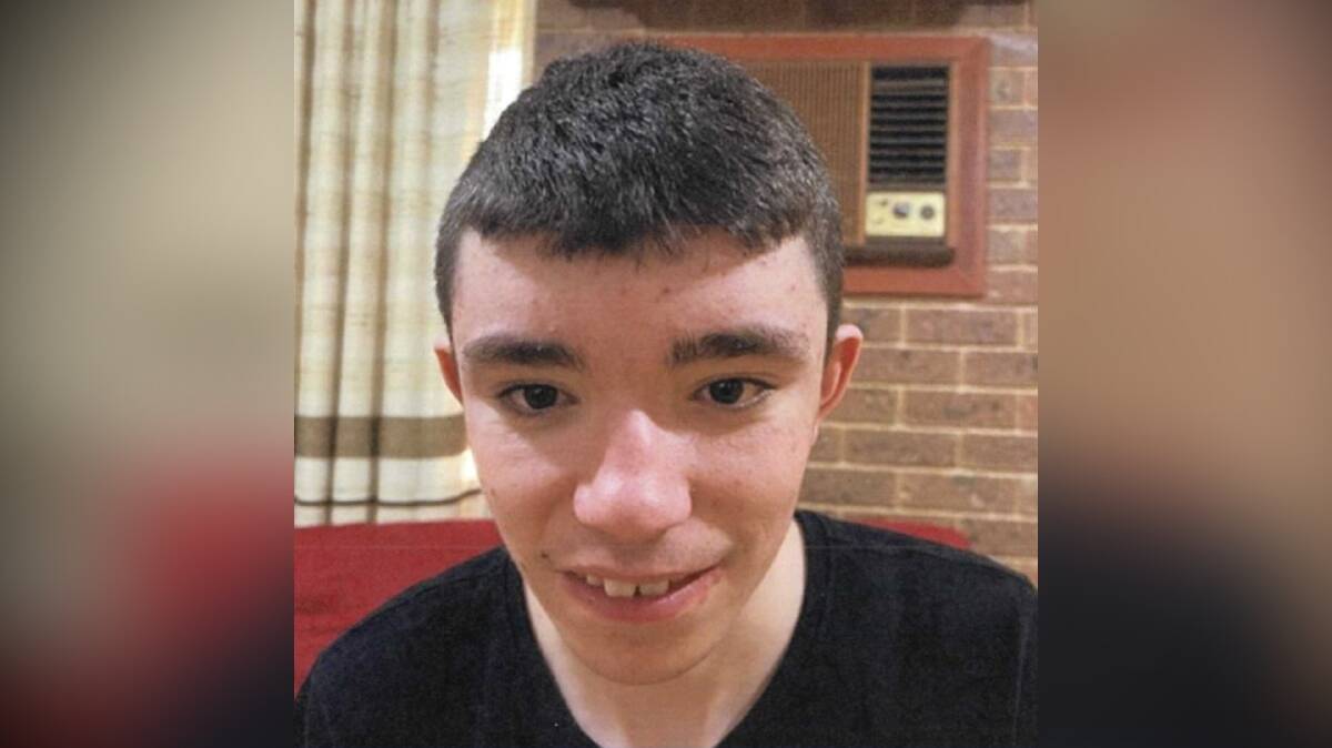 Missing teenager could be travelling to Ballarat area