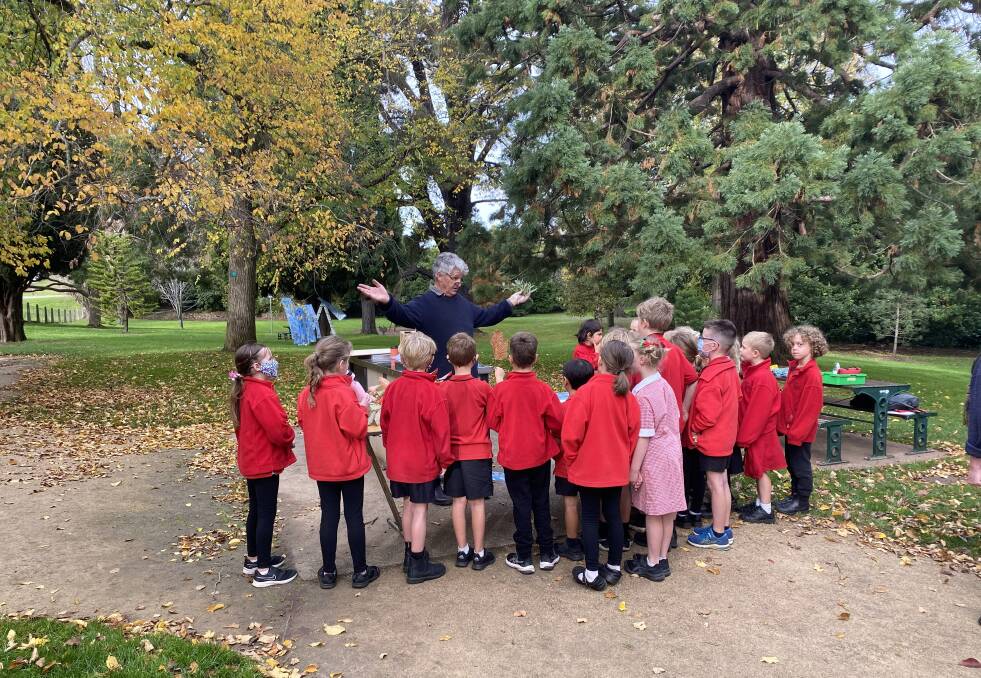 Friends of Buninyong Botanic Gardens member Richard Patterson giving a workshop on trees to Buninyong Primary School pupils