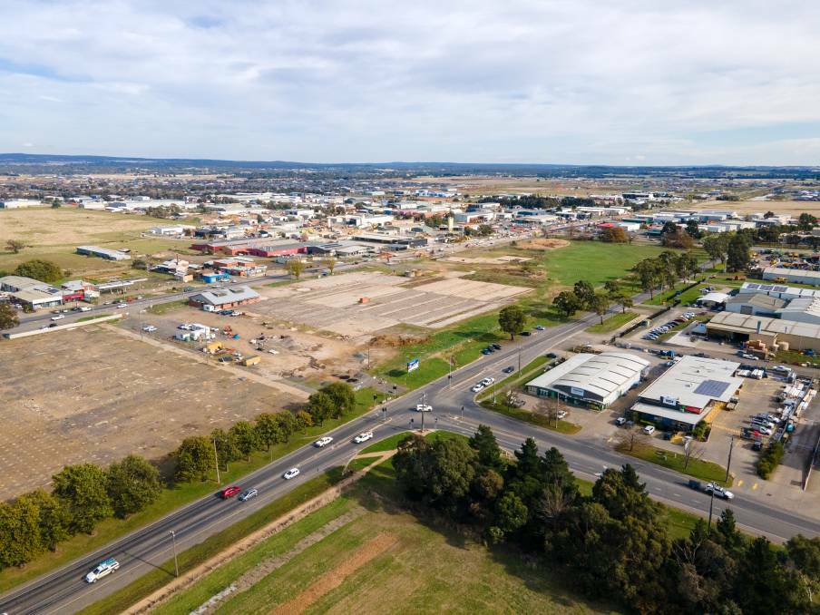 Development Victoria will advertise for a tender on Monday to create four athletes' villages across Ballarat, Geelong, Bendigo and Gippsland in preparation for the 2026 Commonwealth Games. 