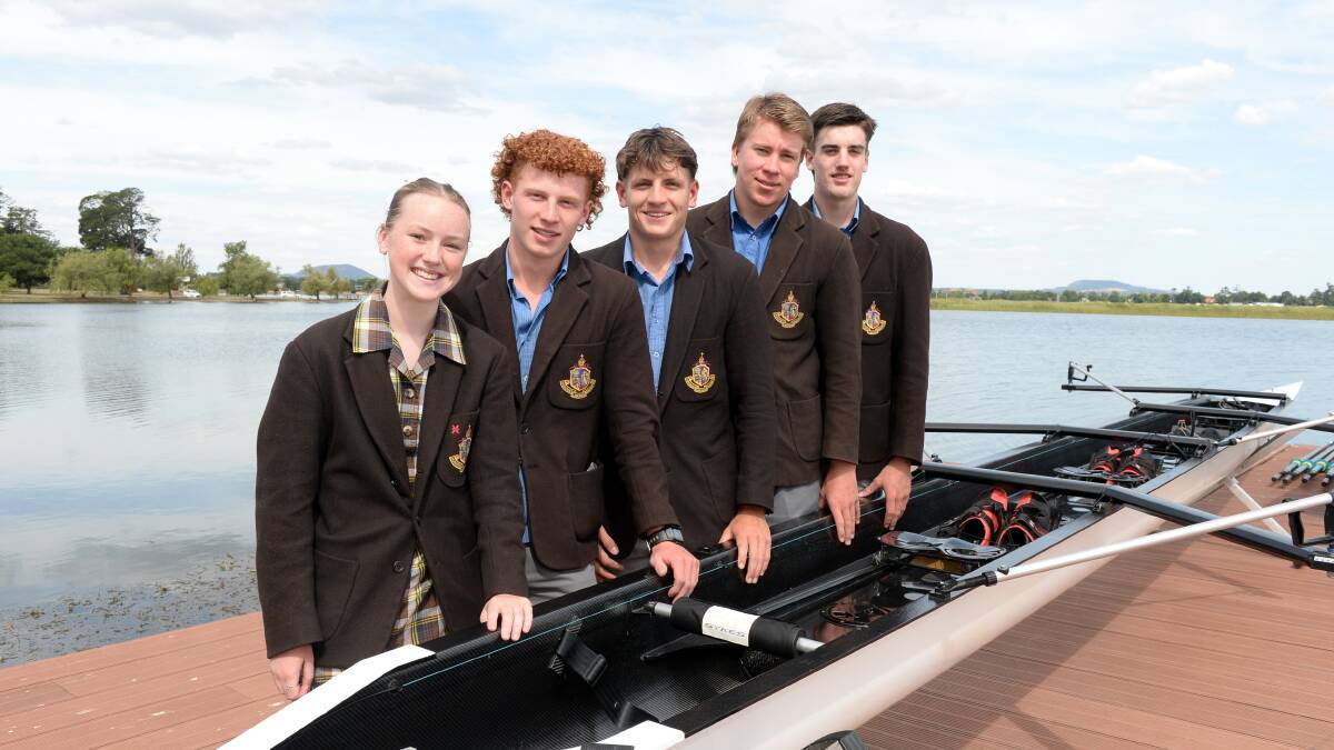 Ballarat Grammar's Open boys crew consisting of Shayleia Ryan, Lachie Heath, Oliver Harris, Charlie Savage and Jonty Faull. Picture by Kate Healy