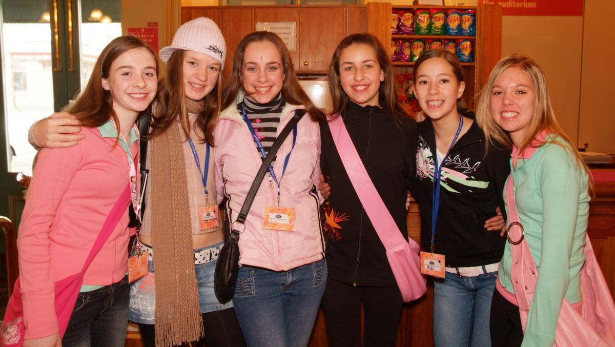 2005 - Royal South Street: Chloe Mallon, Megan Montague, Chloe McDonald, Francesca Buscema, Miki Minakami, Amy Brodtman.