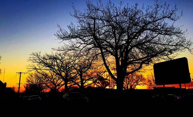 PHOTO OF THE DAY: @_tashastrachan "#drivebyshooting #sunset #Ballarat #beautiful #nature #mothernature #vibrant #colour #blue #orange #silhouette #grateful #positive #positiveenergy #love #life" via Instagram
