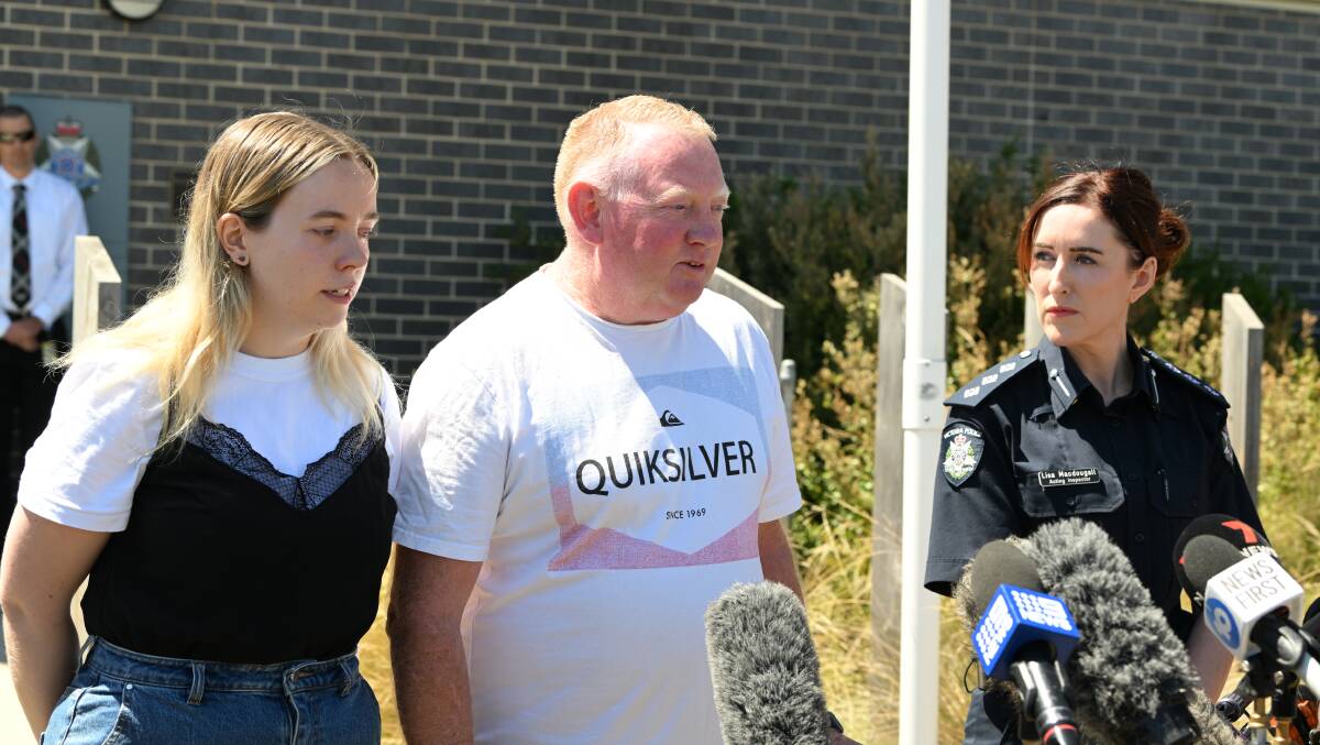 Samantha Murphy's daughter Jessica and husband Mick at Ballarat West Police Station on Thursday with Acting inspector Lisa Macdougall. Picture by Lachlan Bence. 