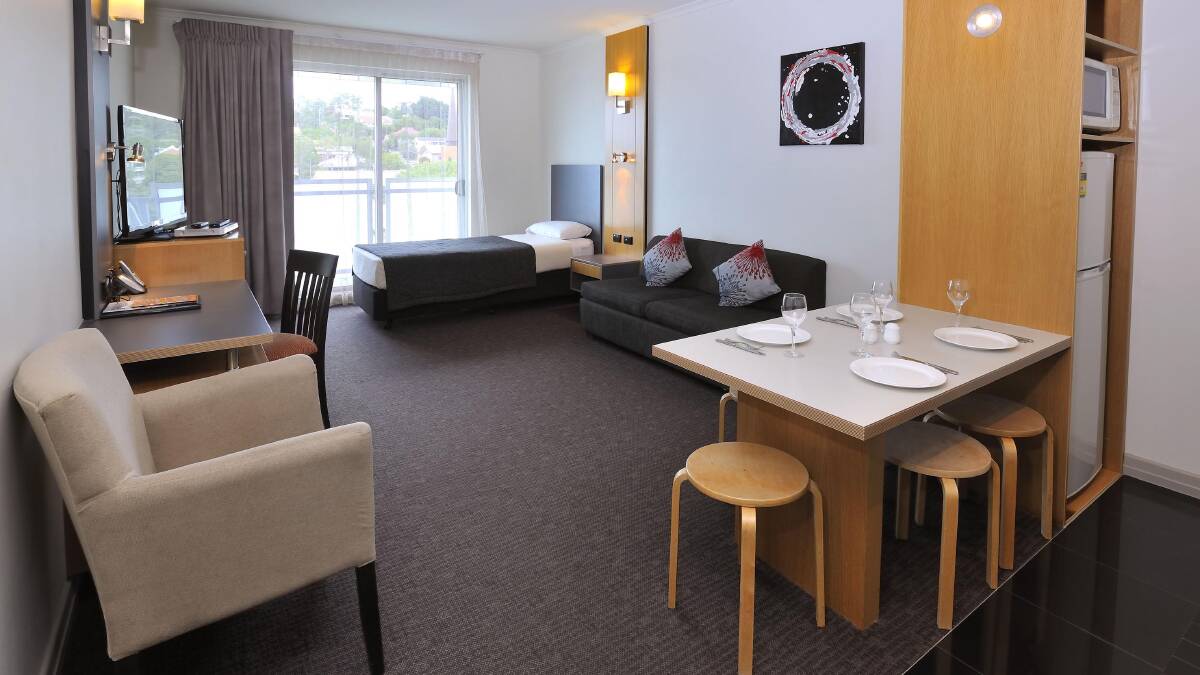  Metro Ipswich International Hotel single room … plenty of work and living space.