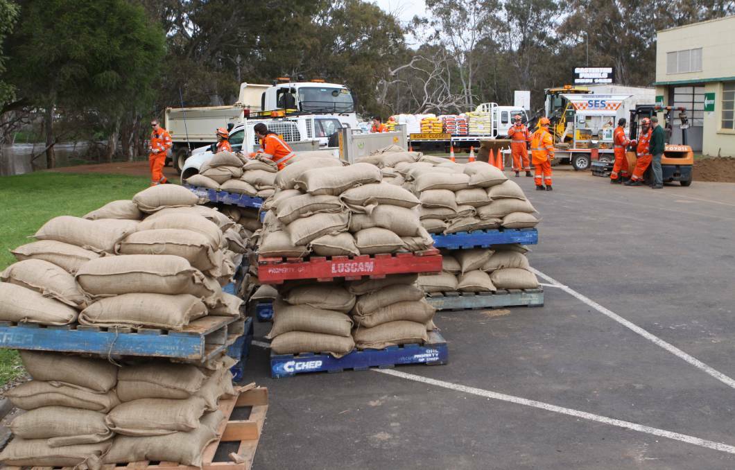 The SES is again sandbagging at Casterton and Coleraine in preparation for further flooding that's expected to hit the two towns this week. Click on the photo for more. Picture: Everard Himmelreich