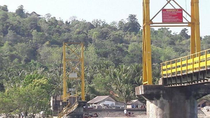 The collapsed "Yellow Bridge" linking Nusa Lembongan and Nusa Ceningan. Photo: Supplied