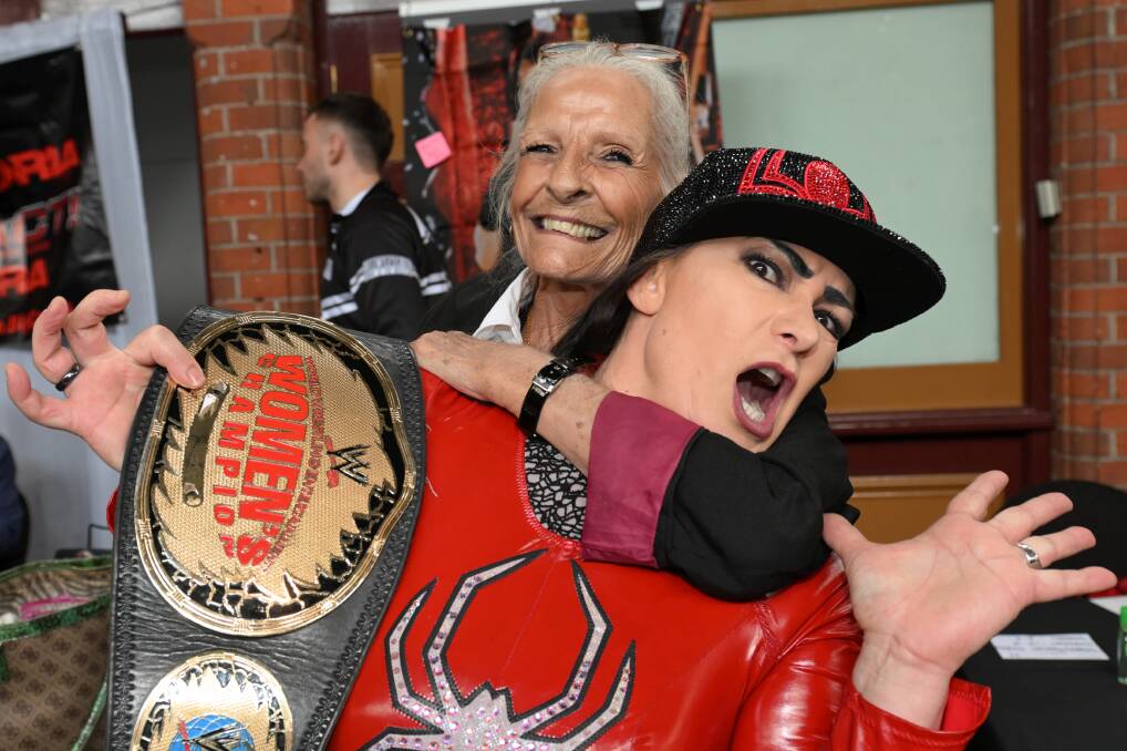 Seventy-year-old Vee travelled to Ballarat from Queensland to meet two-time WWE Women's Champion Lisa-Marie Varon (known in WWE as Victoria). Picture by Lachlan Bence