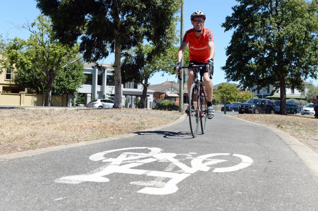 READY TO RIDE: Ballarat Olympic marathon runner Steve Moneghetti is getting on his bike for a personal challenge in helping to fight cancer with research on Sunday. Picture: Kate Healy