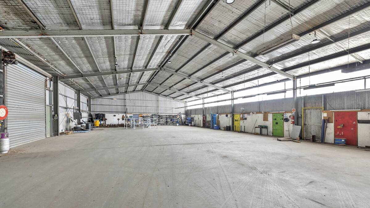 Substantial industrial facility in Ararat | Commercial property