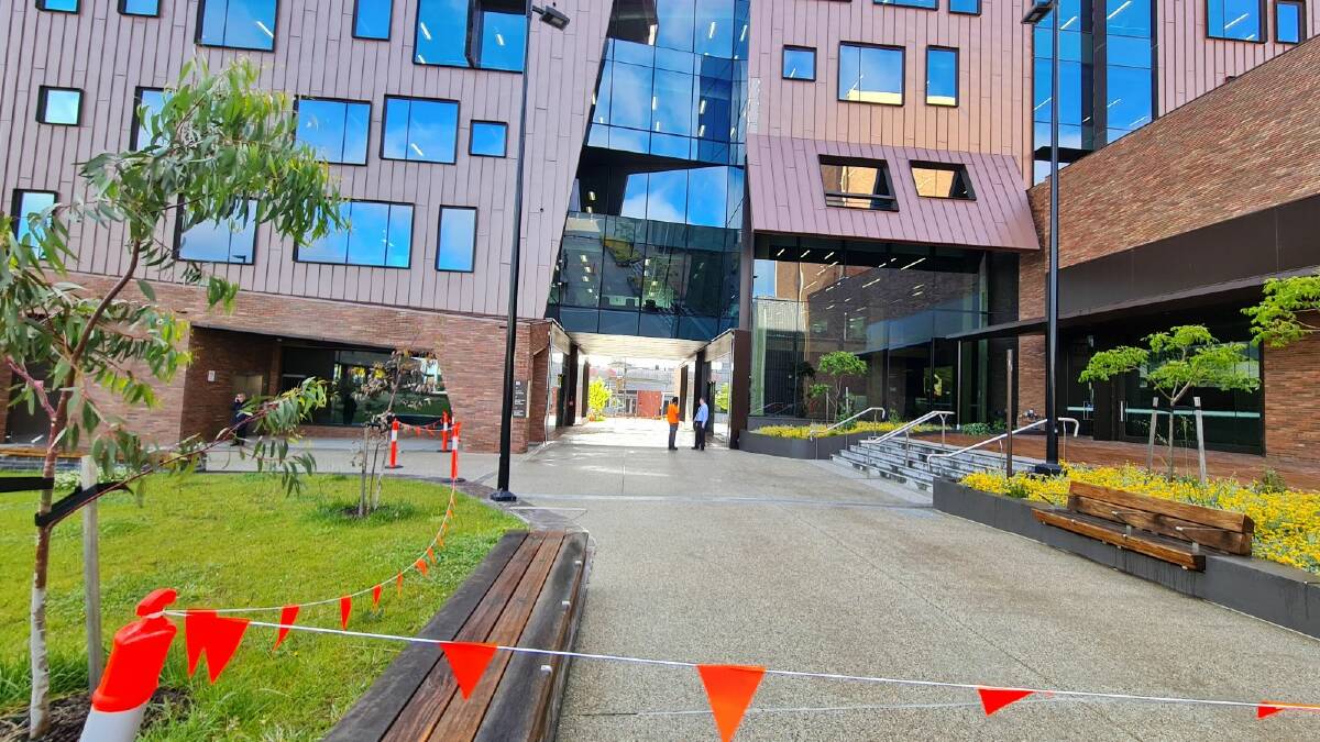 The public concourse at the Ballarat GovHub was closed to the public on Wednesday morning after part of the wall cladding fell off. Picture by The Courier