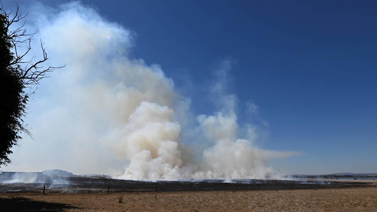 Stubble burn off at Learmonth. Picture by Lachlan Bence