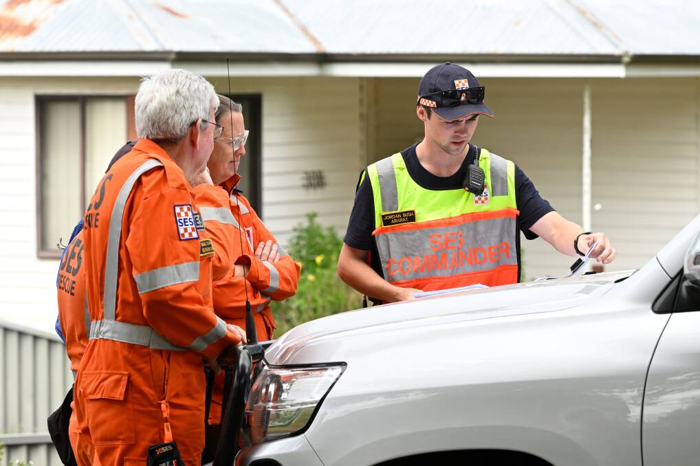 SES volunteers coordinate the search from Buninyong. Picture by Adam Trafford