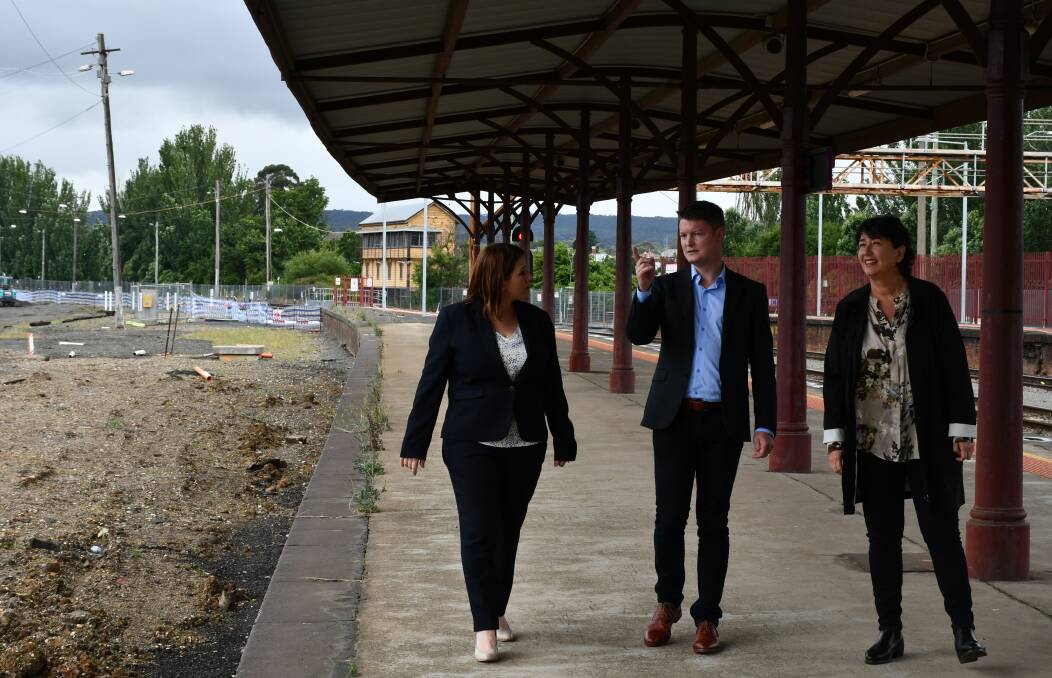 Next steps: Wendouree MP Juliana Addison and Buninyong MP Michaela Settle with Public Transport Minister Ben Carroll at Ballarat station. Picture: The Courier