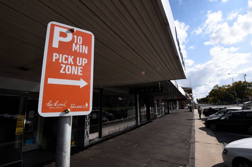 Tweak: A new 10 minute pick up zone parking sign on Sturt Street. Picture: Kate Healy