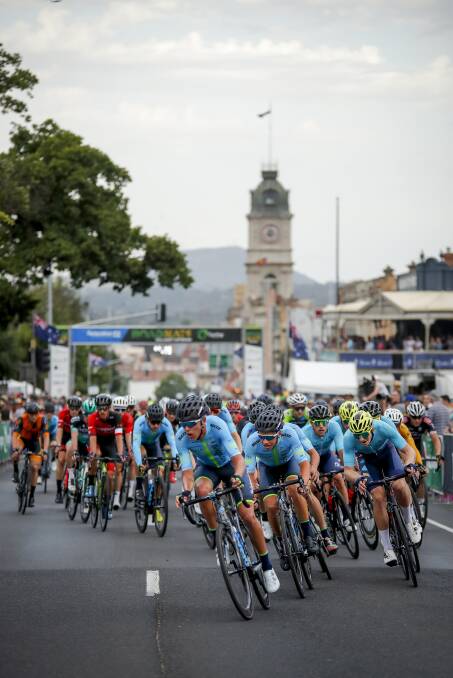Off and racing: The elite men take off on Sturt Street last year. Picture: Dylan Burns