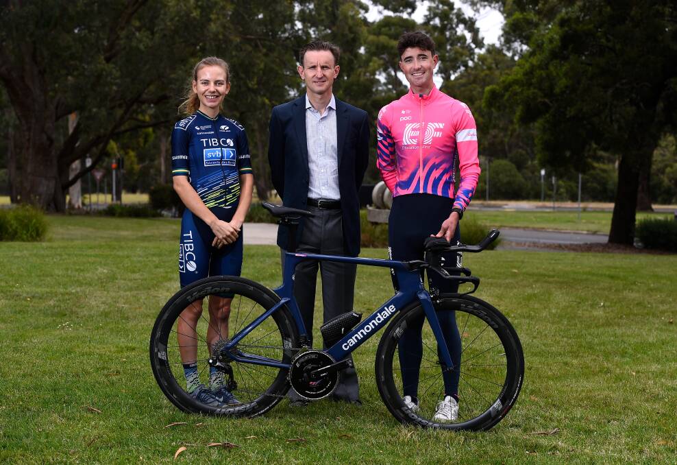 Beaming: 2020 Australian time trial champion Sarah Gigante and Giro d'Italia rider James Whelan with AusCycling chief executive Steve Drake at Federation University on Thursday. Picture: Adam Trafford