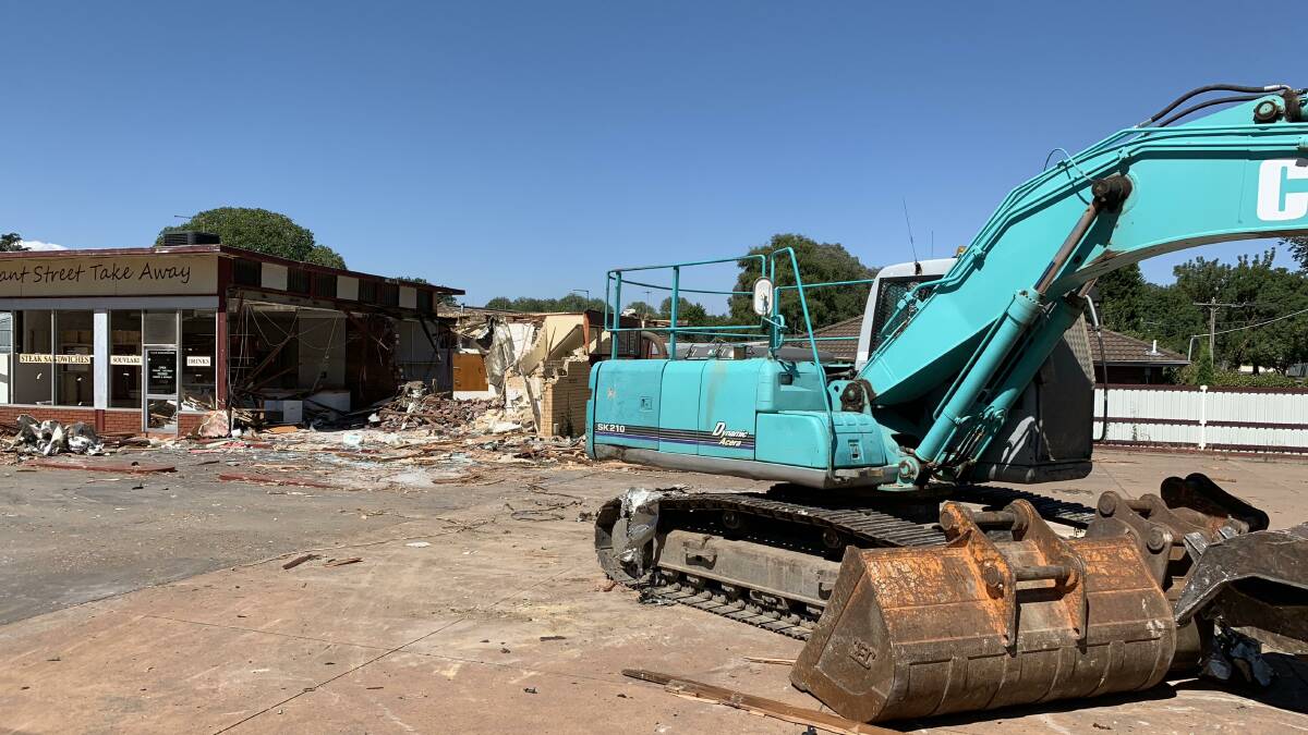 Ballarat takeaway stalwart demolished after more than 30 years
