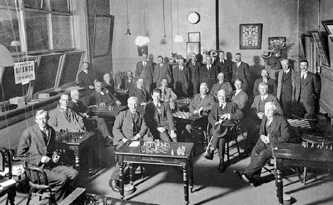 Going home: Members of the Geelong and Ballarat chess clubs play an intercity match in the Hooper Room in 1925. Picture: Ballaarat Mechanic's Institute.