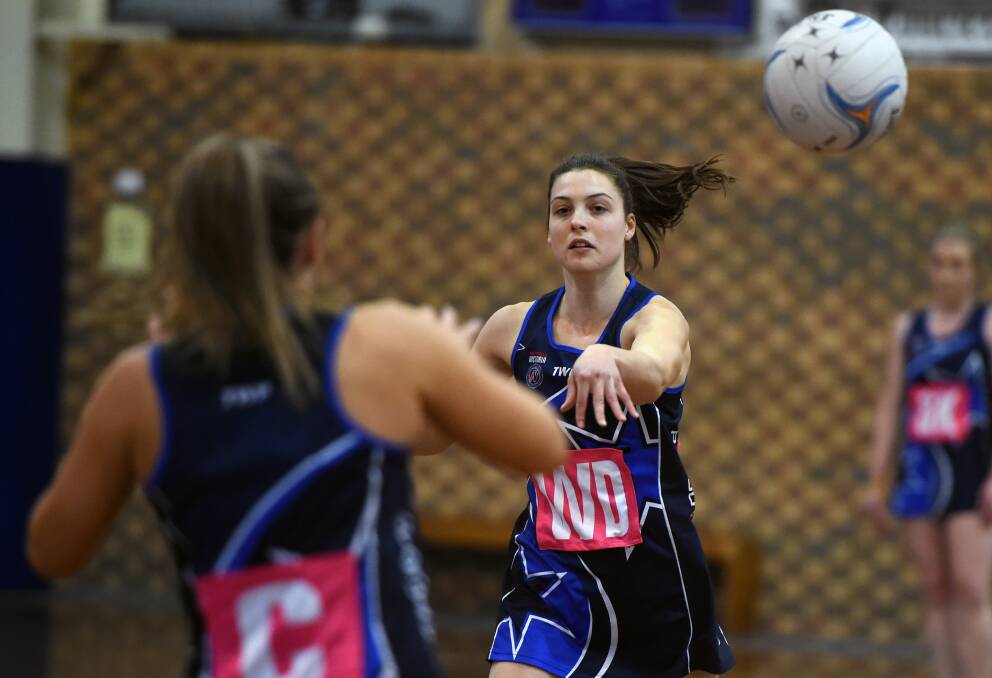 CLOSE LOSS: Sovereigns' division one side suffered a seven-goal loss to Hawks Netball on Wednesday night, Anica Shearer pictured.