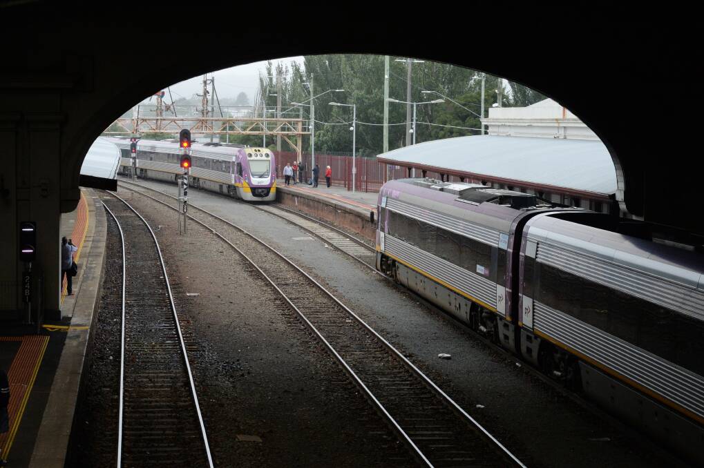 'You and I will milk this': V/Line boss denies corrupt payments allegations to watchdog