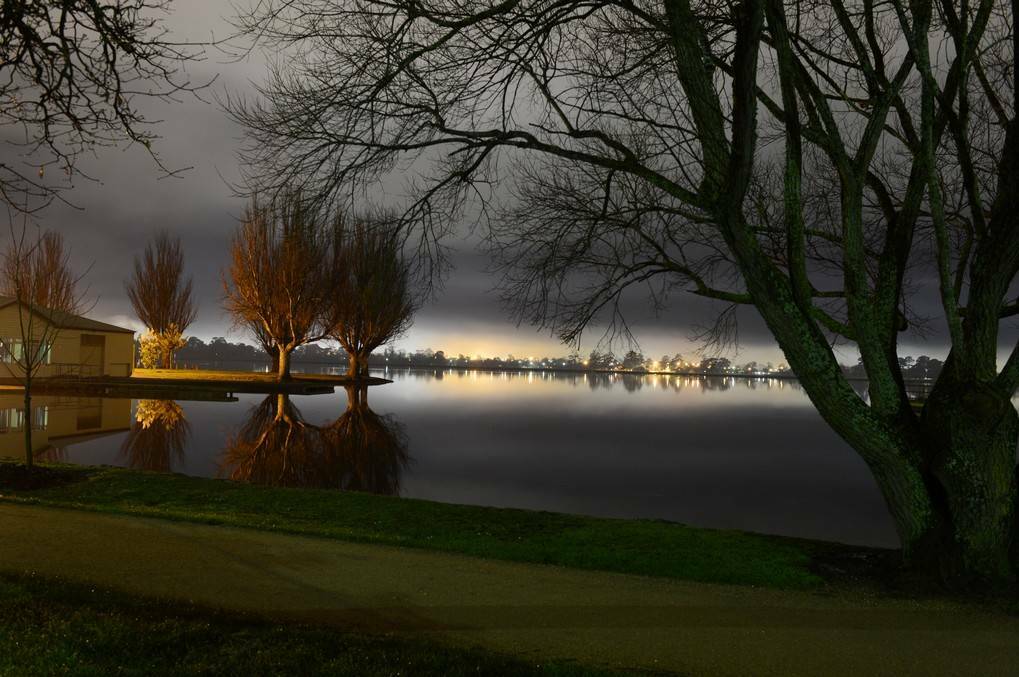 Man steals car from Lake Wendouree picnickers on Christmas Day