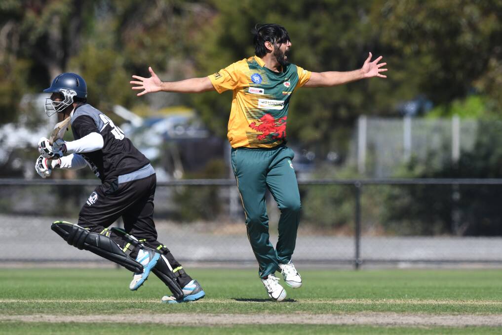 HOWZAT?: Naps-Sebas bowler Umer Qureshi appeals on Saturday against North Ballarat. Picture: Kate Healy.