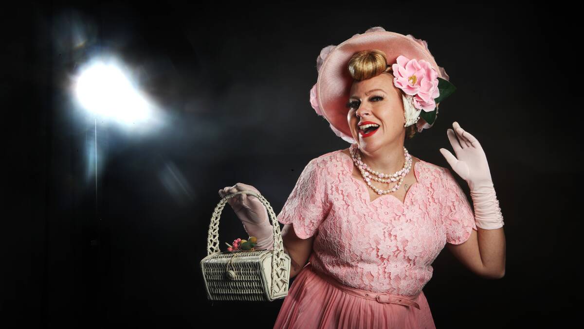 PEOPLE'S PIN-UP: Rachael Hutchinson, aka Miss Pearl Lee Shells won the Miss Vintage Vamp People's choice award at the latest Pinups of Australia competition. Picture: Sylvia Liber