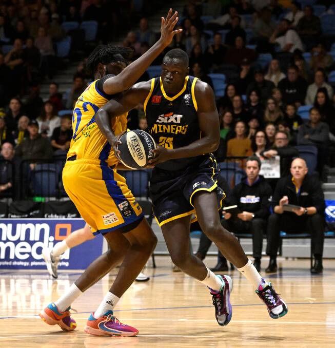 Makuei Puondak provided a presence as centre in his first game with the Ballarat Miners. Picture by Adam Trafford