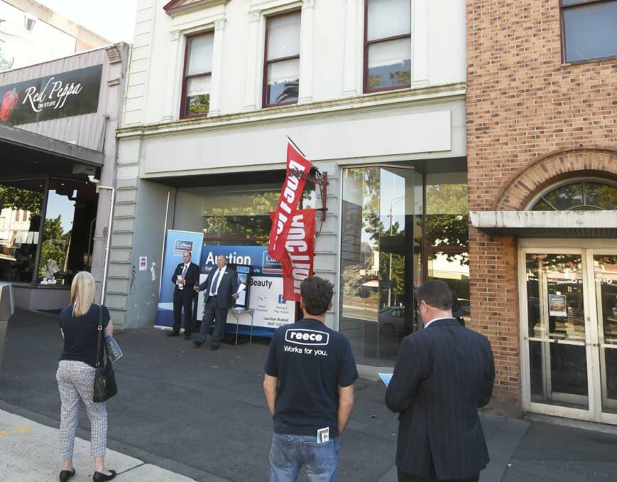 No bids for the property at 30-32 Sturt Street. Picture: Lachlan Bence