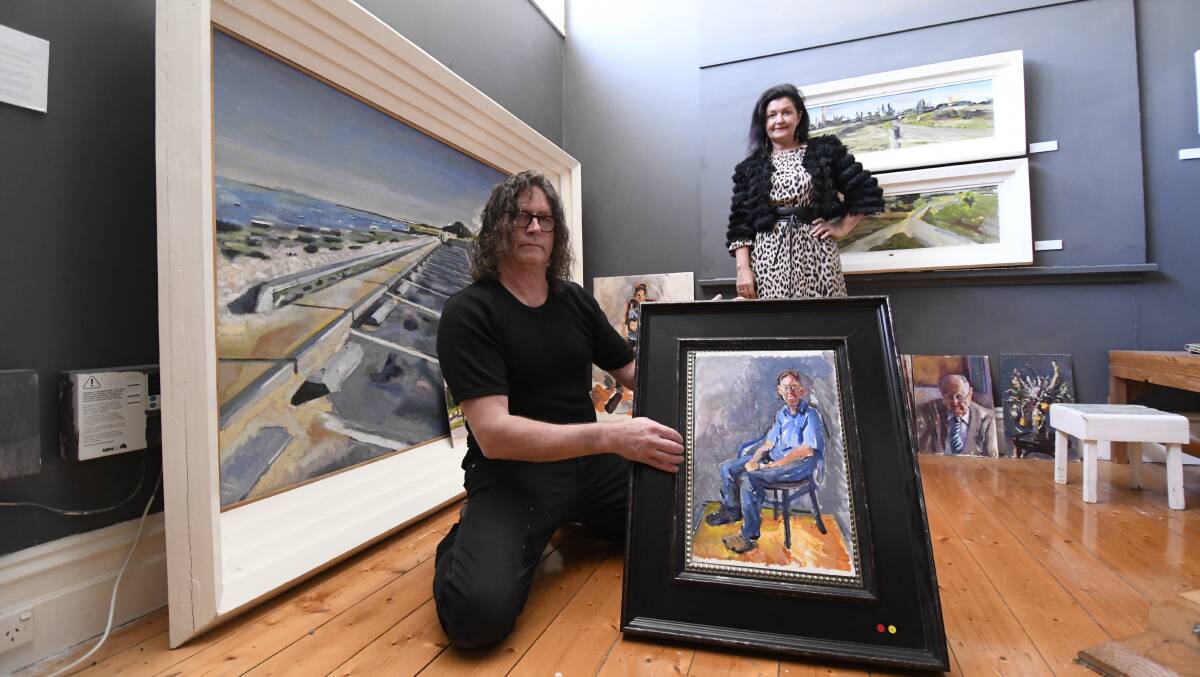 ART IN ISOLATION: Garry Anderson and Samantha McIntosh have thrown their support behind a Ballarat Arts Foundation initiative for residents in isolation. Picture: Lachlan Bence
