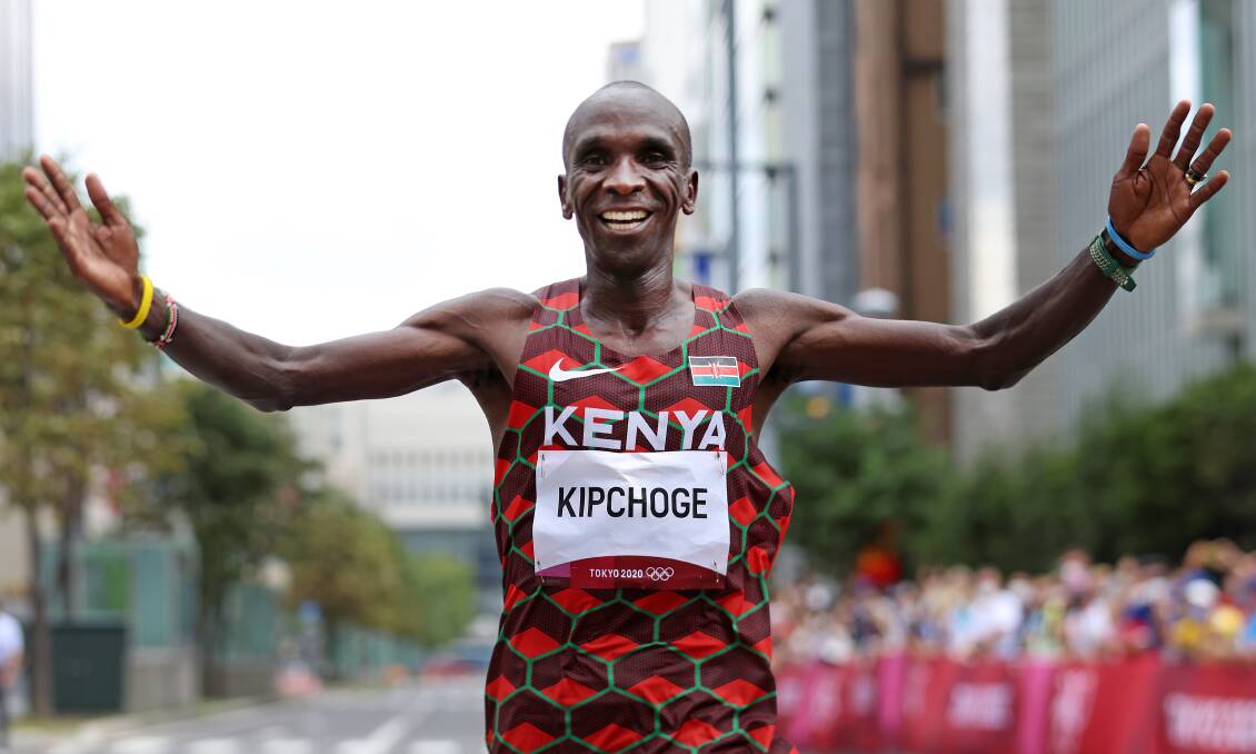 OPPORTUNITY AWAITS: Could Kenya's Eliud Kipchoge possibly give Steve Moneghetti's lap time of Lake Wendouree a fright? Picture: Getty Images