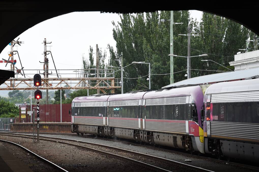 Rail equipment fault causes major delays on Ballarat line