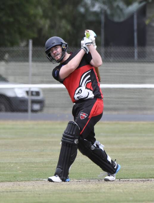 DOWNTOWN: Buninyong's Stuart Squire batting on Saturday against North Ballarat. Picture: Lachlan Bence