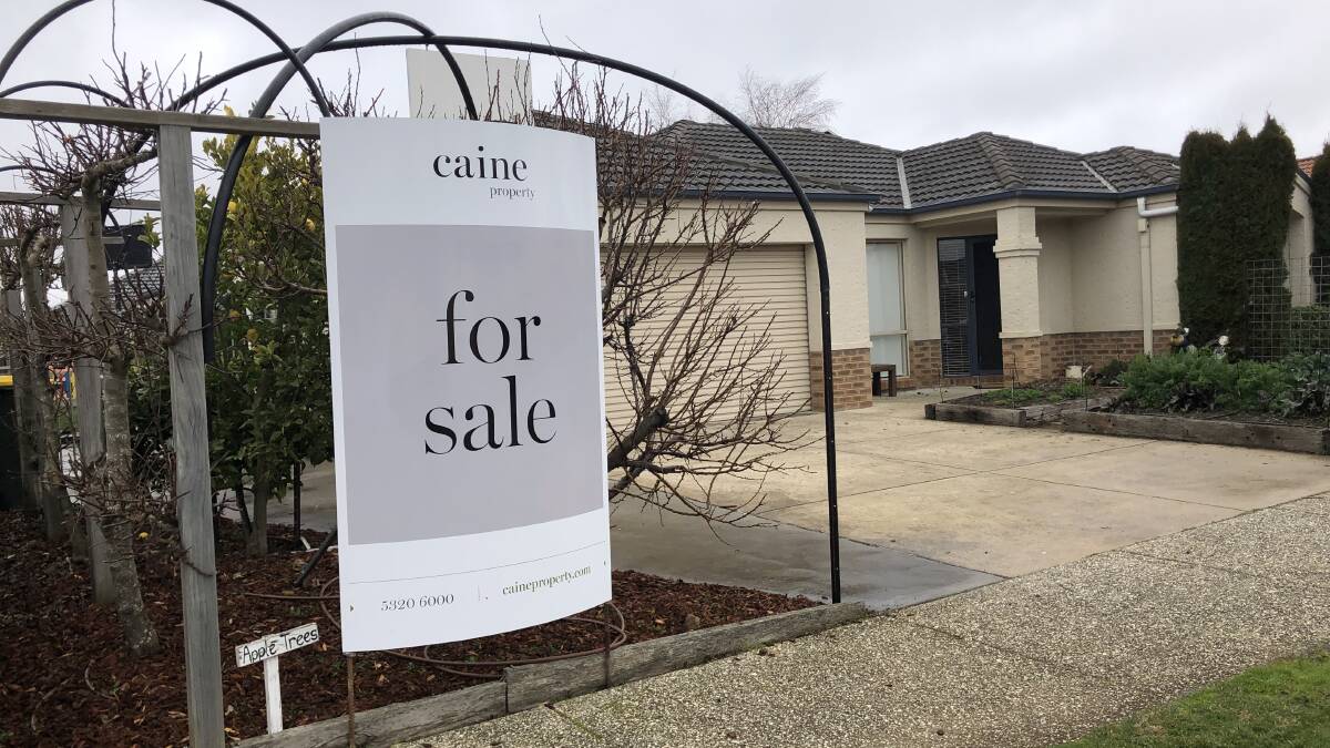 QUICK SALE: This property is for sale in Lake Gardens, get in quick as it probably won't last very long.