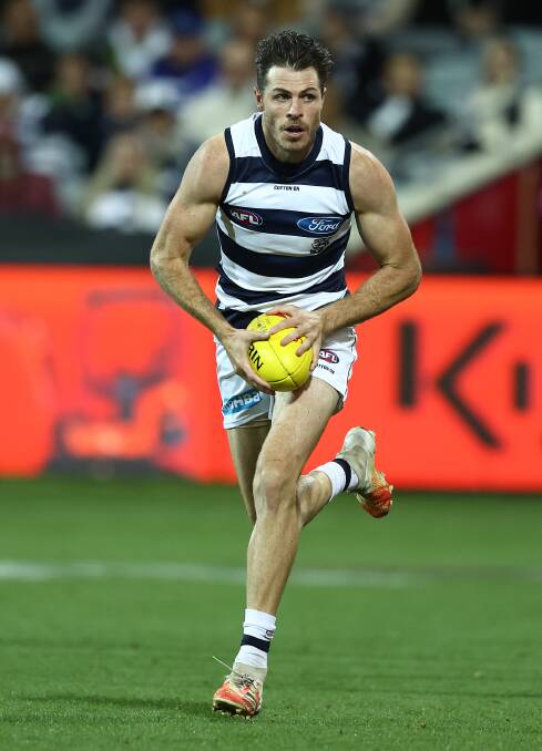 FINALS RETURN: Former Redan football Isaac Smith is looking forward to seeing fans back at the game for the qualifying final against Port Adealide. Picture: Getty Images