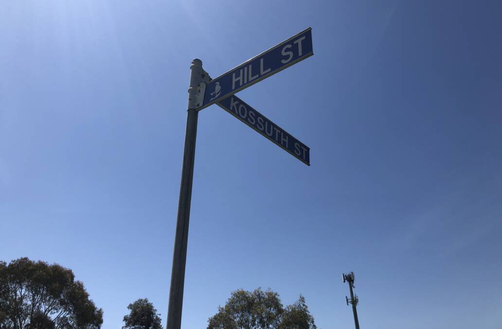 The intersection is at the corner of Hill Street and Kossuth Street in Sebastopol.