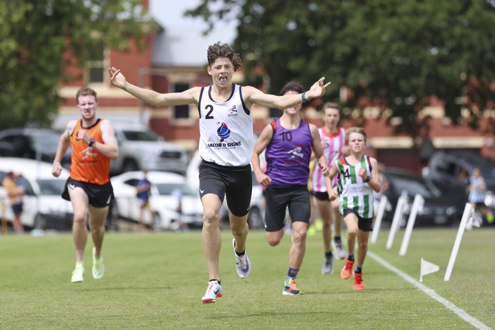 Archie Caldow continued his outstanding form from the Ballarat Gift with another 1500m win.