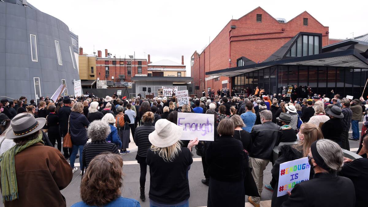 Hundreds turn out in Ballarat to fight for women's justice