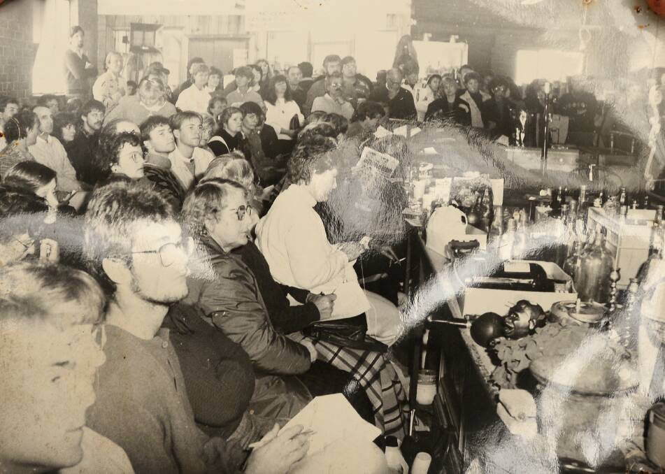 A Courier photograph of the first gathering of Kittelty's Auction Rooms.