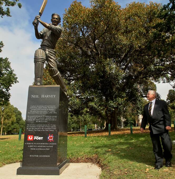 Former Australian cricket batting great, Neil Harvey, at the unveiling of his statue, also by Lis Johnson (Photo: Ken Irwin)