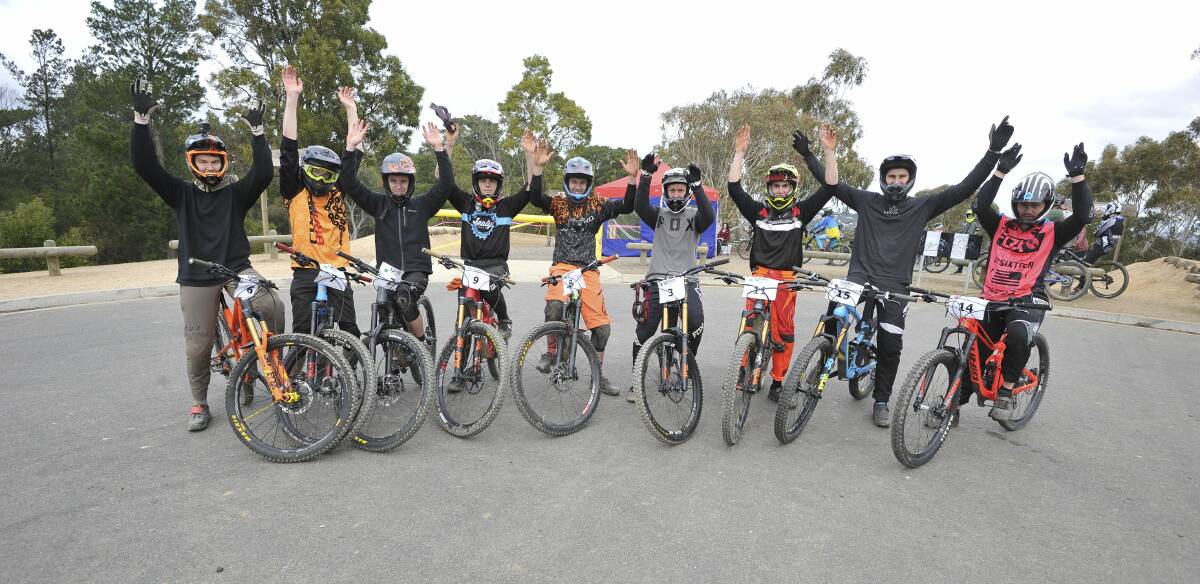 ANOTHER YEAR DOWN: Competitors gather following the final round of the 2019 King of Ballarat series. Picture: Lachlan Bence