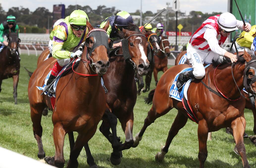 STREAK: Thermal Current charges down the outside in the Absolut Stakes, 1000m. Picture: AAP Images

