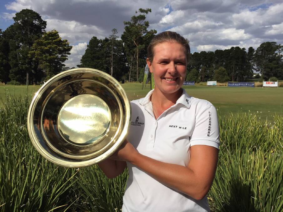 Marianne Skarpnord (Norway) with the $30,000 Ballarat Icons ALPG Pro-Am trophy.