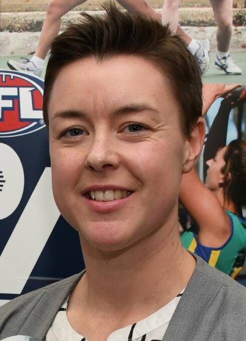 Emma Kent  - coaching Goldfields on Tasmanian tour