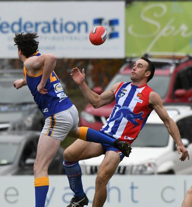 East Point ruckman Jaykeb Lench. Pictures: Lachlan Bence