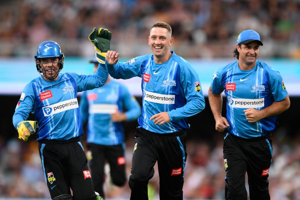 Matt Short celebrates a wicket with his Adelaide Strikers teammates during BBL|12. Picture by Getty Images. 